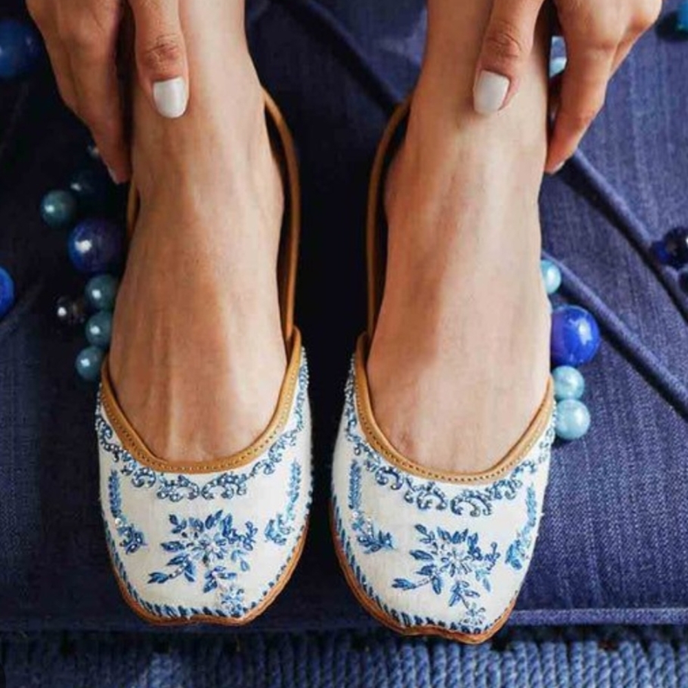 Indian Blue and White Floral Flats with Porcelain-Inspired Design Slipper/Juttis